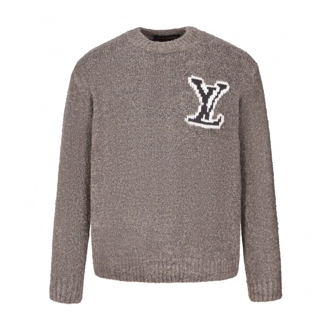 🅿️500 1v 23FW mirror logo intarsia sweater (gray brown), originally purchased for 10,900, new color in 23 years, custom-woven and dyed sheep wool 55%, yak hair 21% nylon 20% Spandex 4% wool loop yarn. The brown loop yarn has high elasticity and is different from the non-elastic version on the market. The special washing process is very soft and skin-friendly. It is a 3-needle knitting process. The thickness of each stitch of the intarsia at the clothing logo is consistent with the original version. The back logo is a mirror intarsia. The upper body is skin-friendly and versatile. Wear it in front of others. It is an autumn and winter item with strength. Size:S-M-L